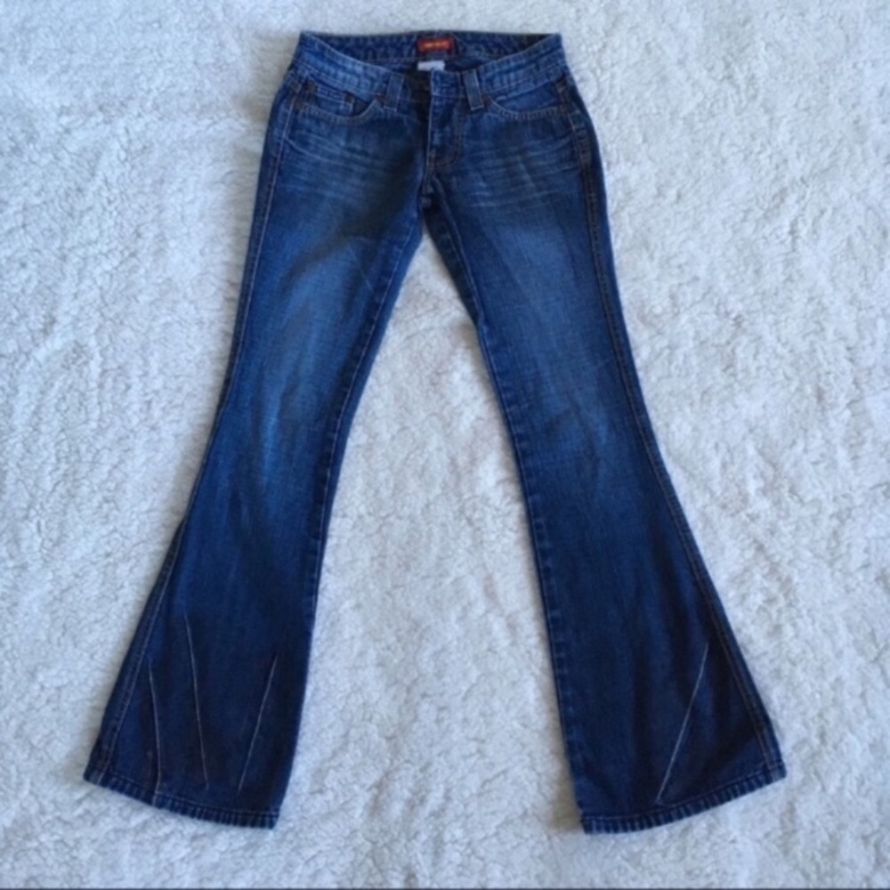 🛍 Blue Asphalt Dark Wash Flared Whiskered Jean 00